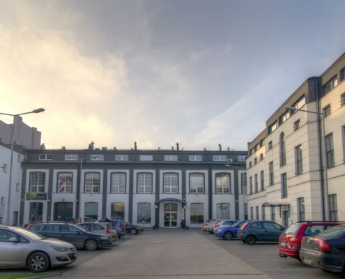 Biurowce Łódź - biura z miejscami parkingowymi
